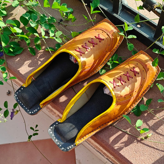 Golden Glow Atlas Men's Mojaris